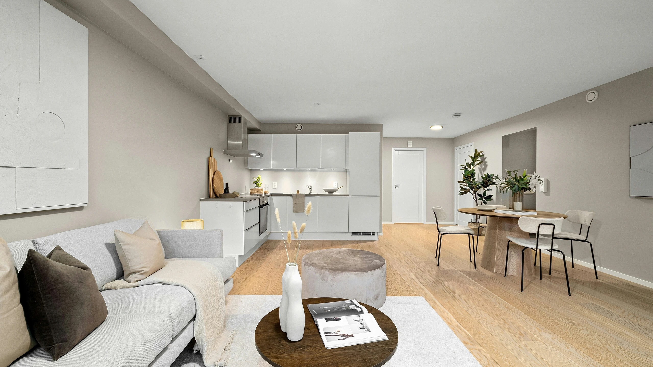 Warm Laminate Living Space — case study preview